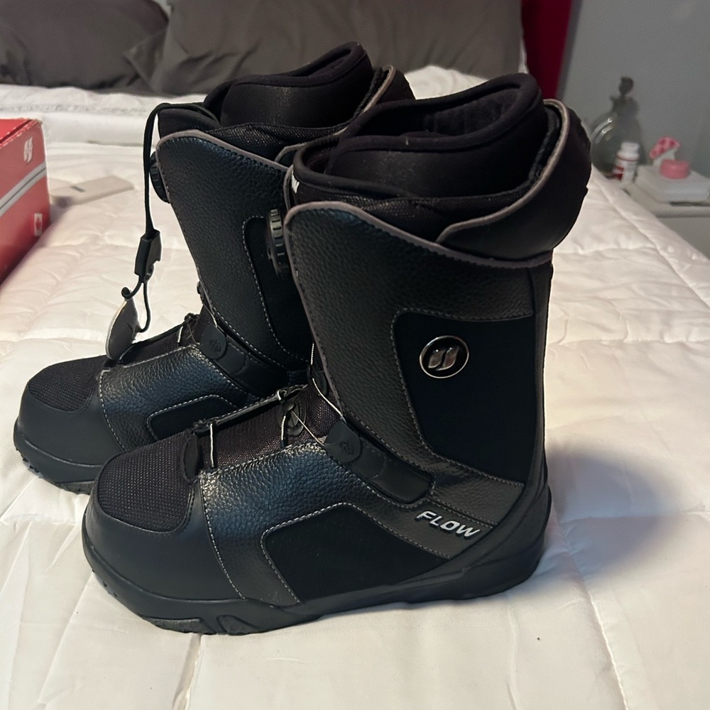 Flow snowboarding boots basically brand new. Great  condition
